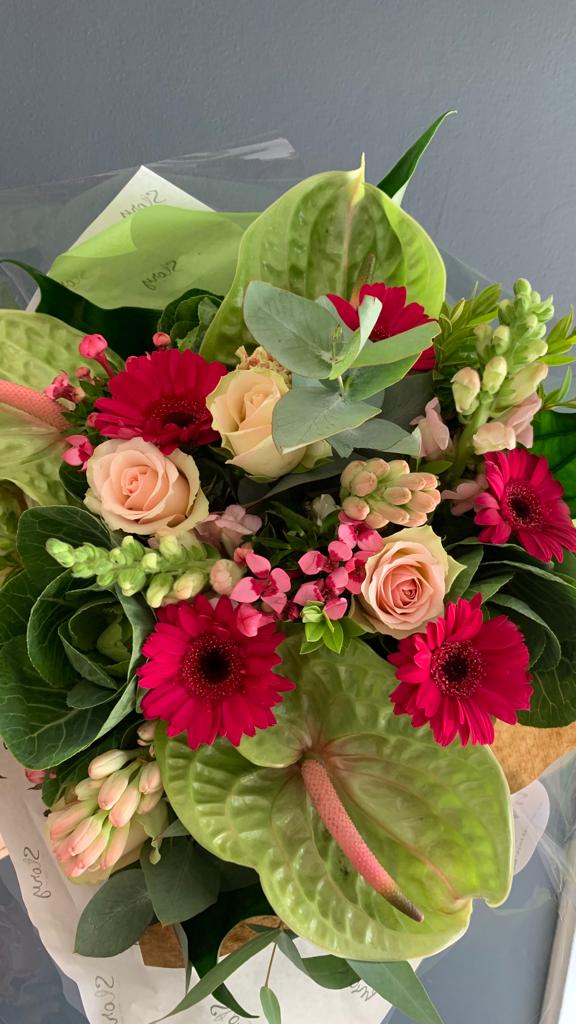 Lime & Cerise Seasonal Mix